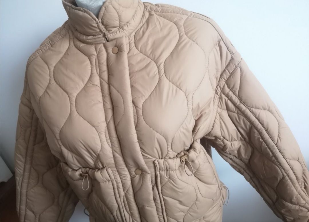 Piękna kurtka beżowa pikowana styl Zara  jesień 2023
