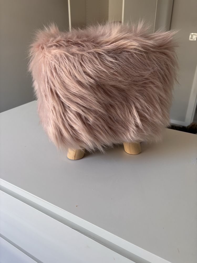 Nowy mini taboret- koziolek