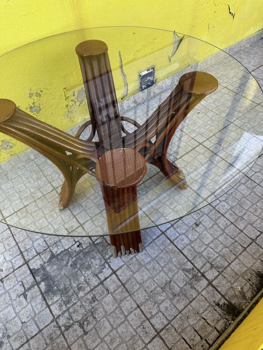 Mesa de vidro 4 pessoas