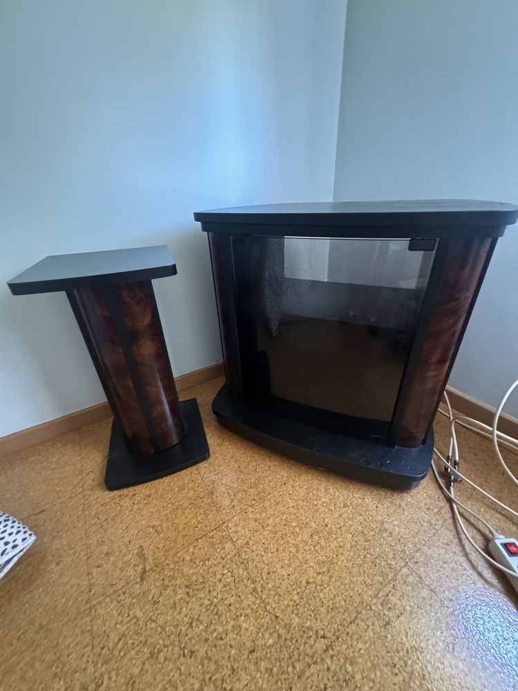 Movel para tv com coluna para cd’s