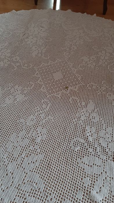 Obrus szydełkowy 190×160