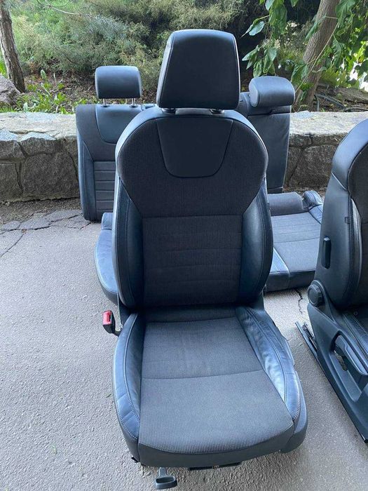 Комплект сидінь Skoda Octavia A7 (універсал)/ ДЕШЕВО! ОРИГІНАЛ!