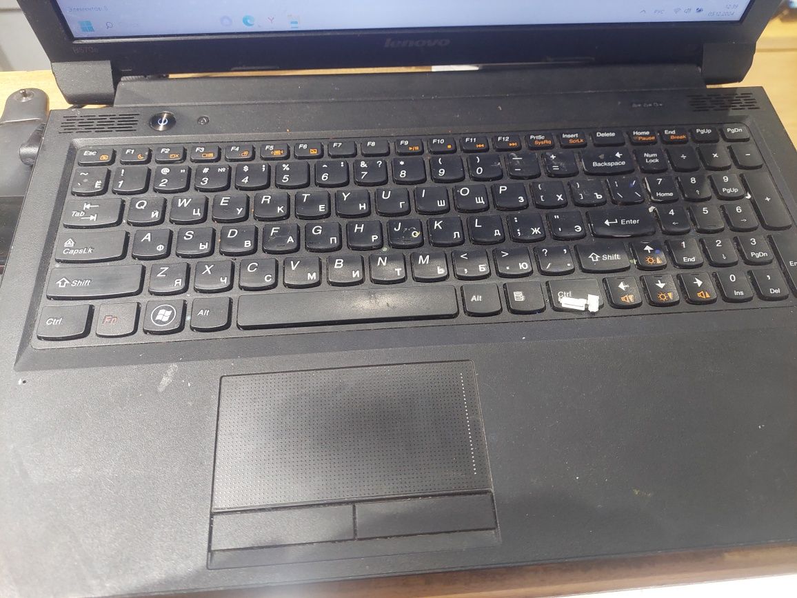 Lenovo B570e С Зарядним