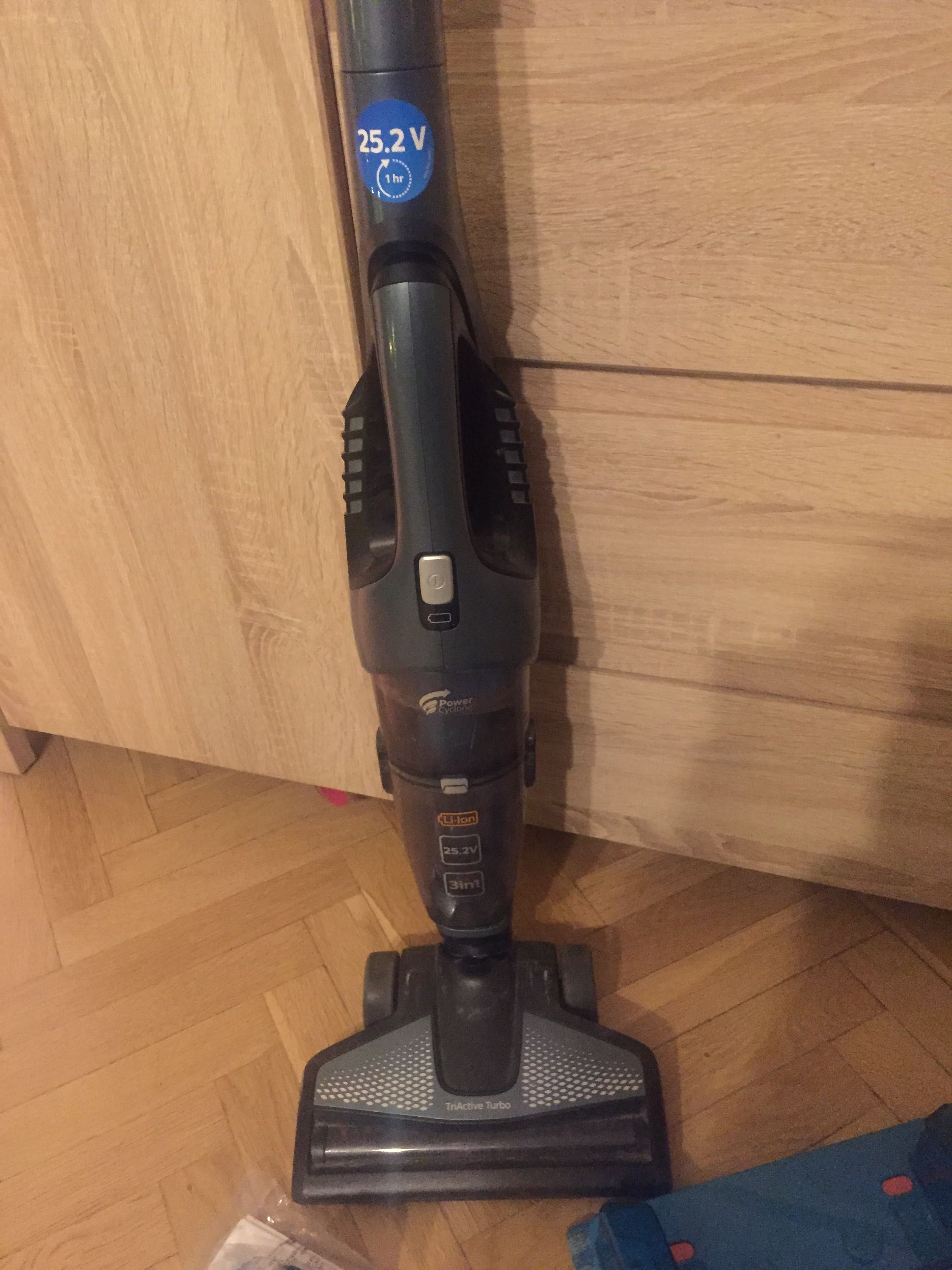 Odkurzacz pionowy Philips ProAqua