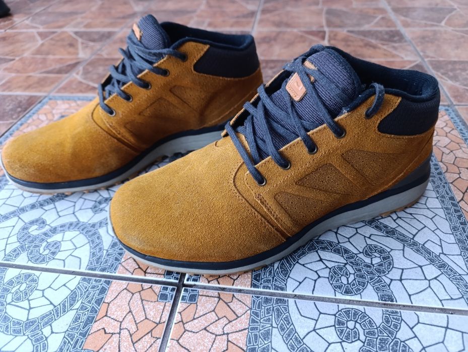 Salomon 42.5р. чоловічі напів черевики.