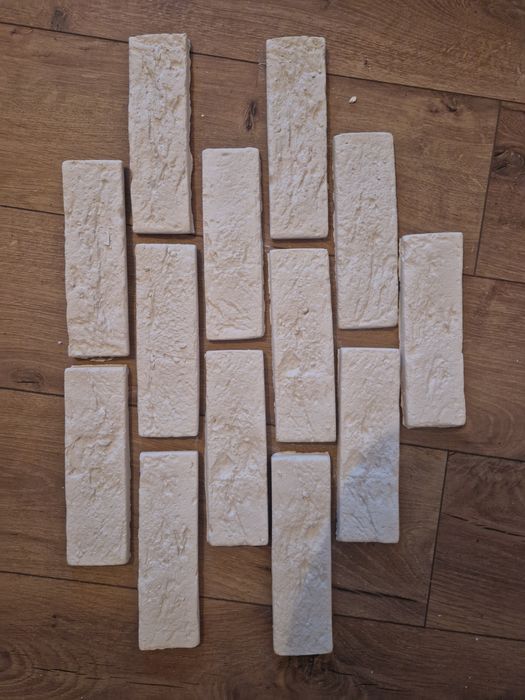 Cegła gipsowa biała