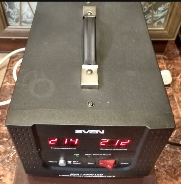 Стабилизатор SVEN AVR-2000 LCD