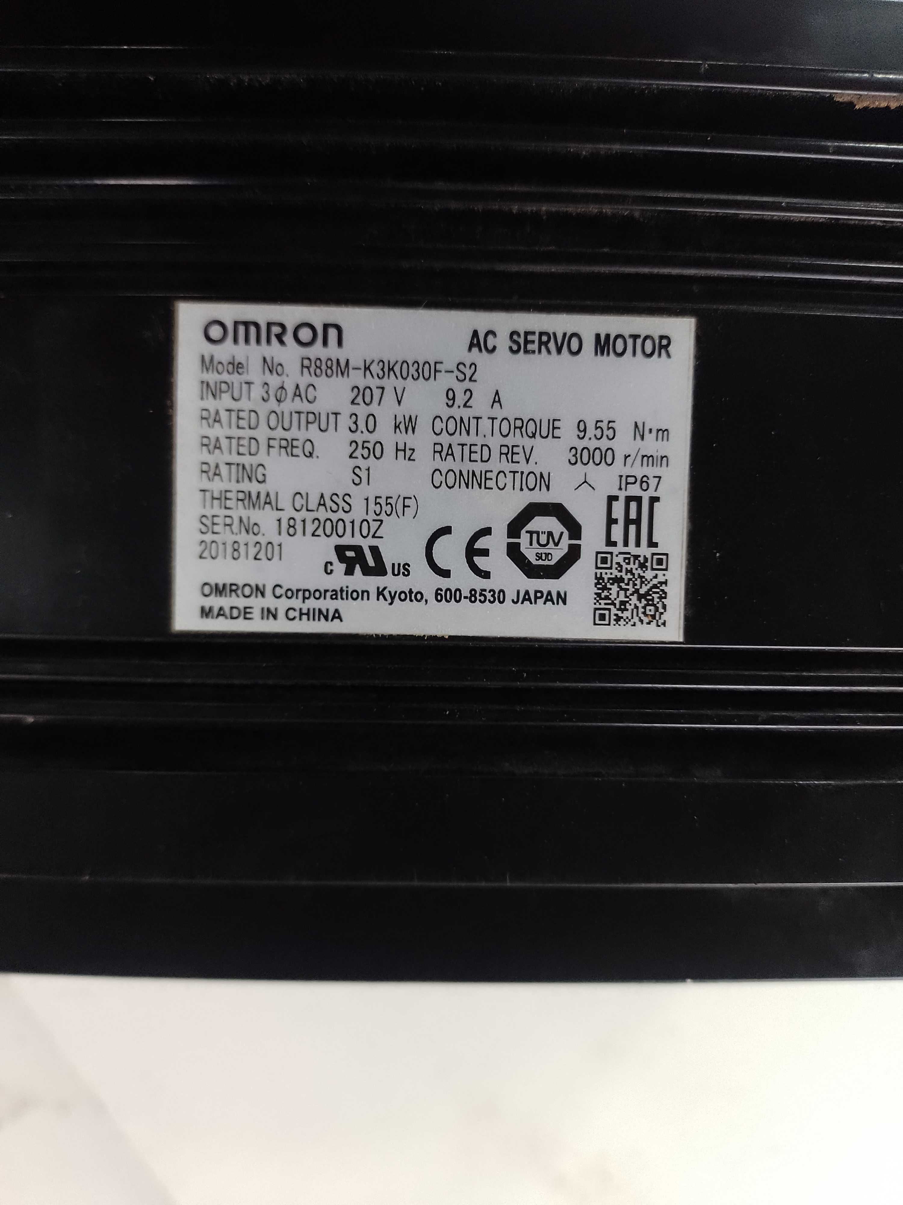 Serwomotor z enkoderem „OMRON”  -R88M-K3K030F-S2