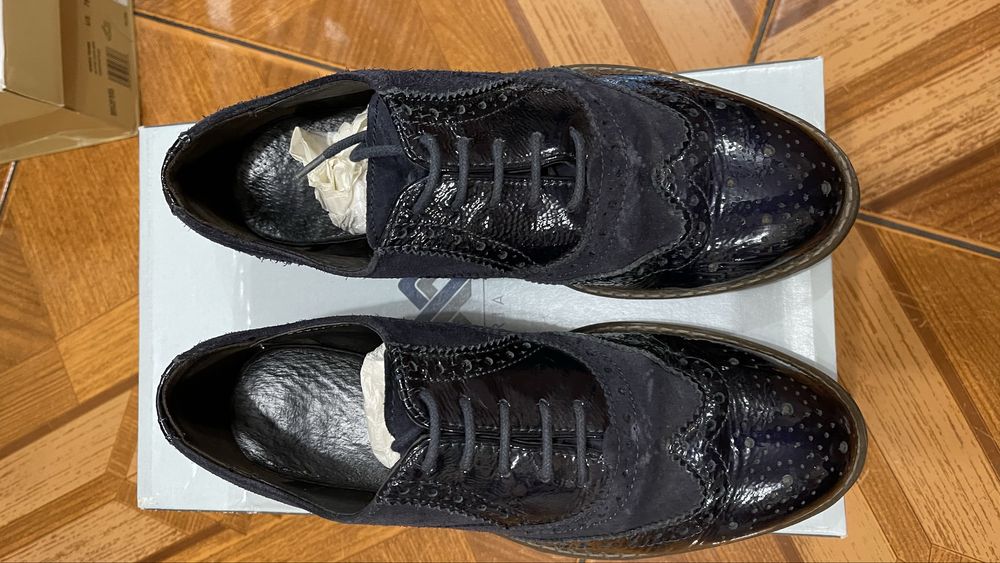 Туфли классика , замш . Італія 36р кожа