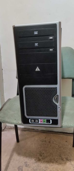 Недорого продам системный блок Intel Core2Duo E7400