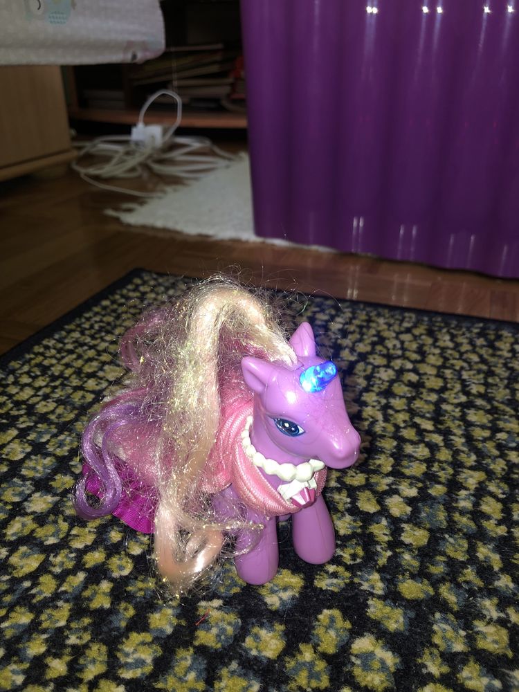 Świecący kucyk pony