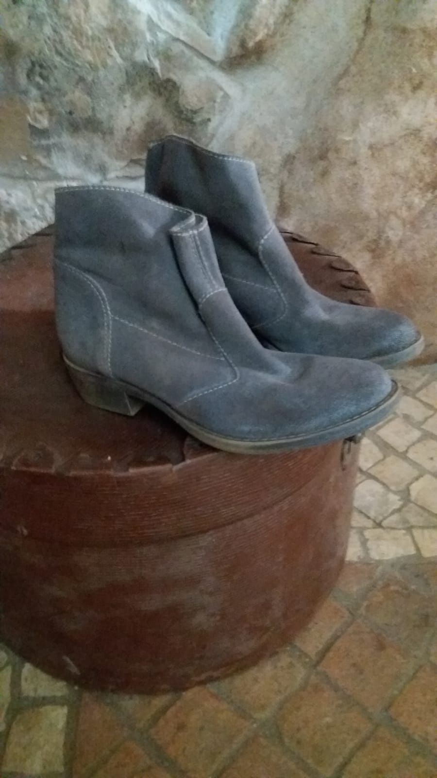 Sapatos retro " Style" e Botins, da irreverente  marca" Dropp "