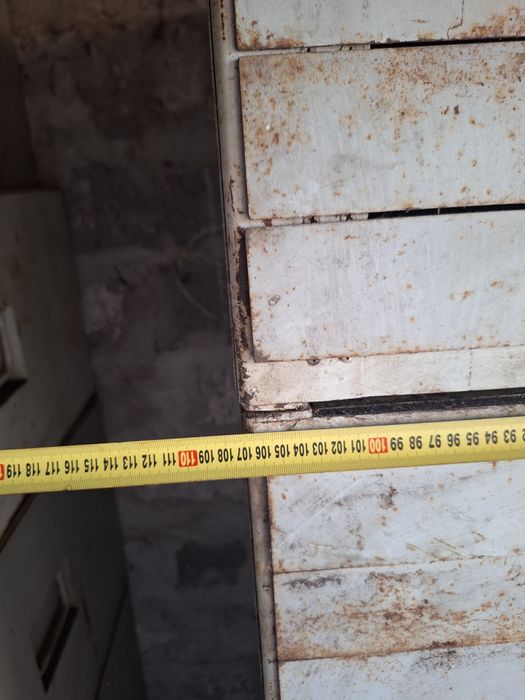 Металевий стелаж