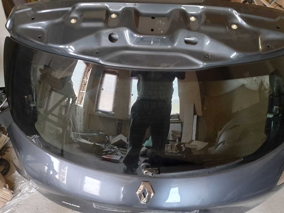 Кришка багажника ( ляда) дверка задня Renault Zoe