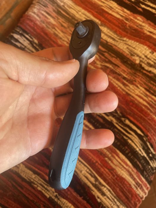 Трещотка 1/4 вороток реверсний для головок ключ гаєчний торцевой нова