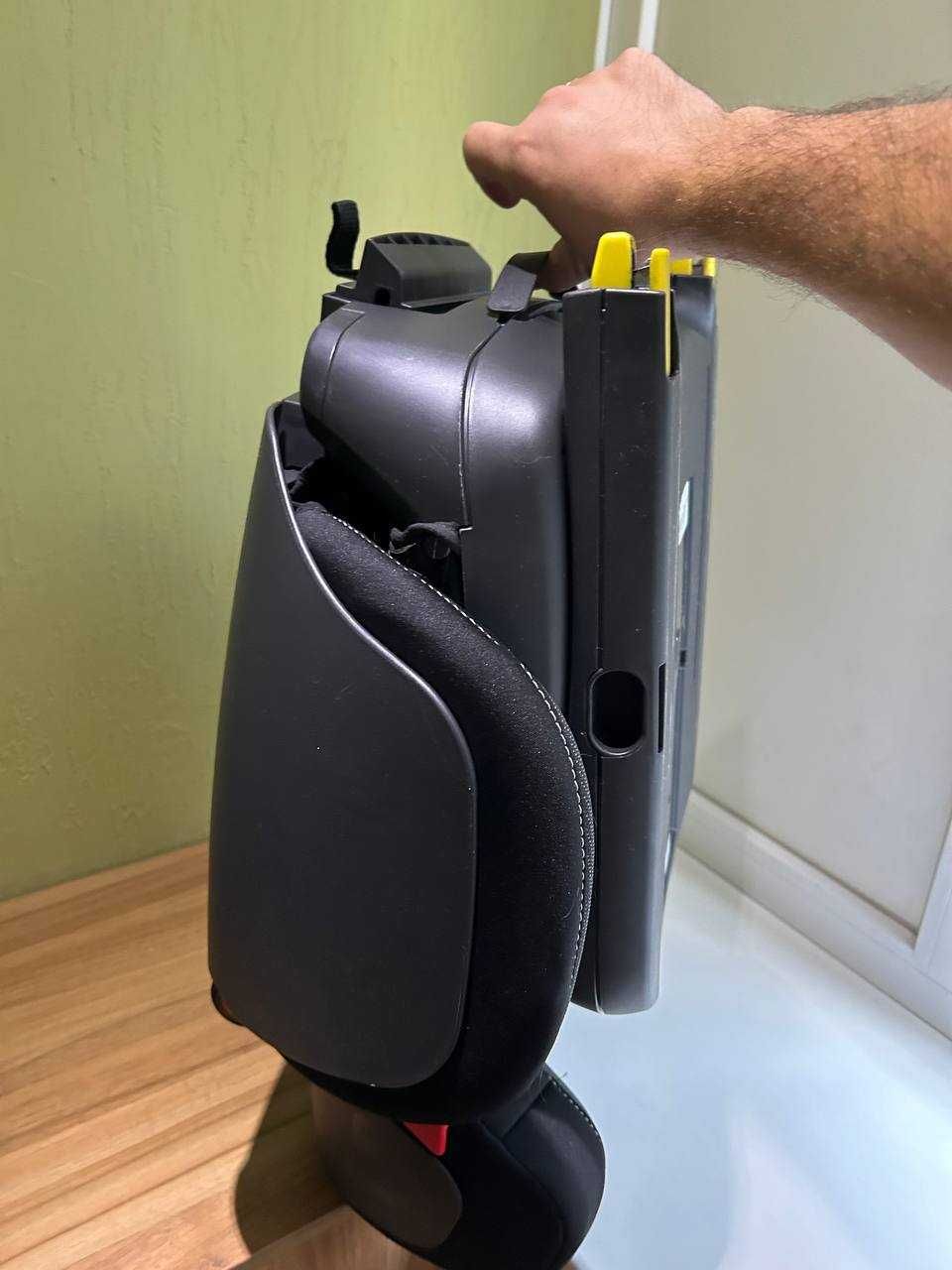 Продам автокрісло 3-12років Peg Perego Viaggio 2-3 Flex + підкладка