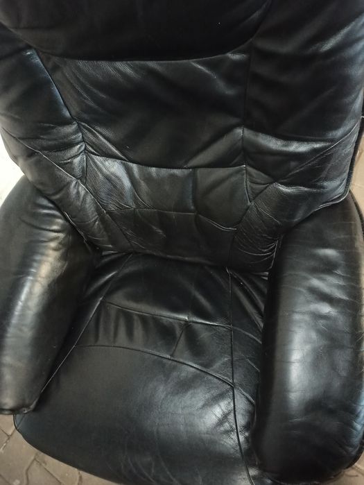 Fotel skórzany czarny obrotowy rozkładany