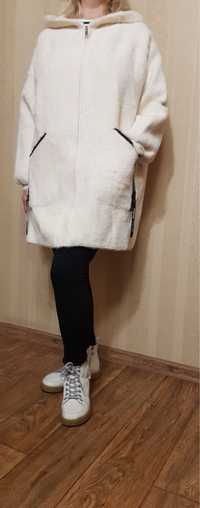 Жіноче пальто з альпаки