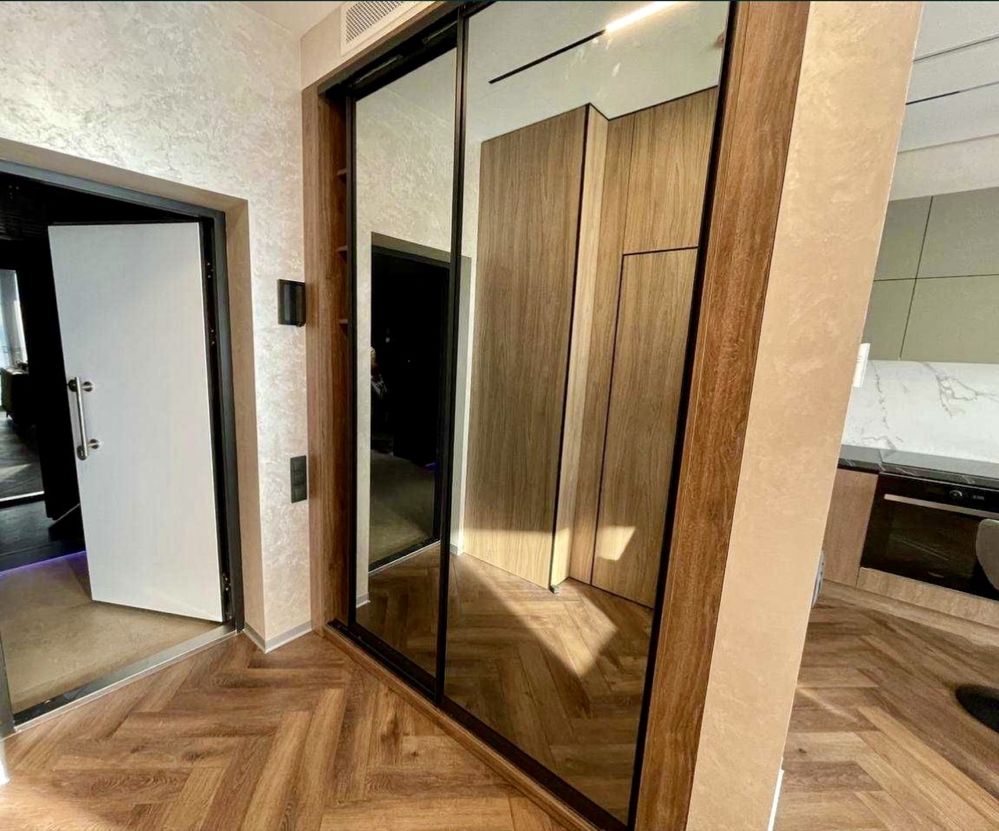 Tarayn Towers Іоанна Павла || , 12 Центр Печерск