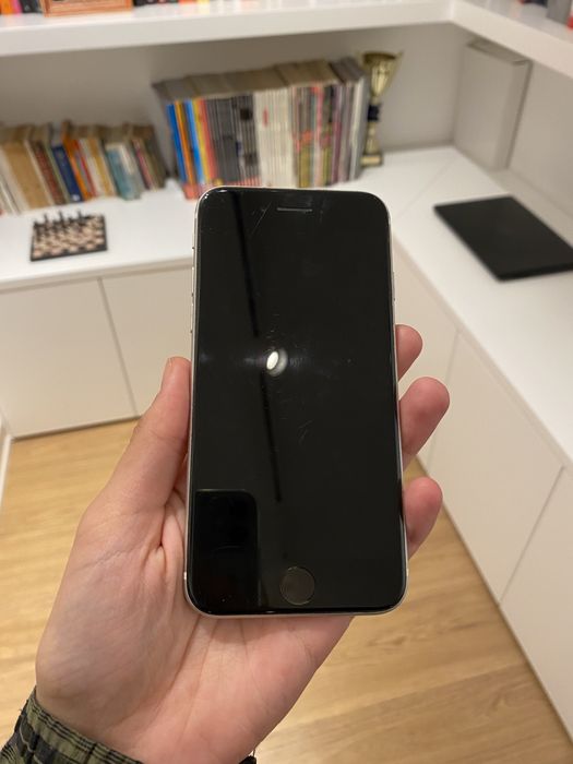 iPhone SE 64GB branco