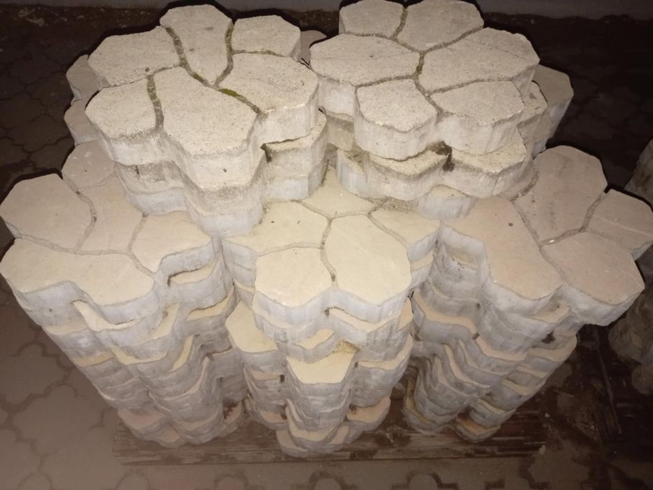 Monoryt piaskowy kostka brukowa