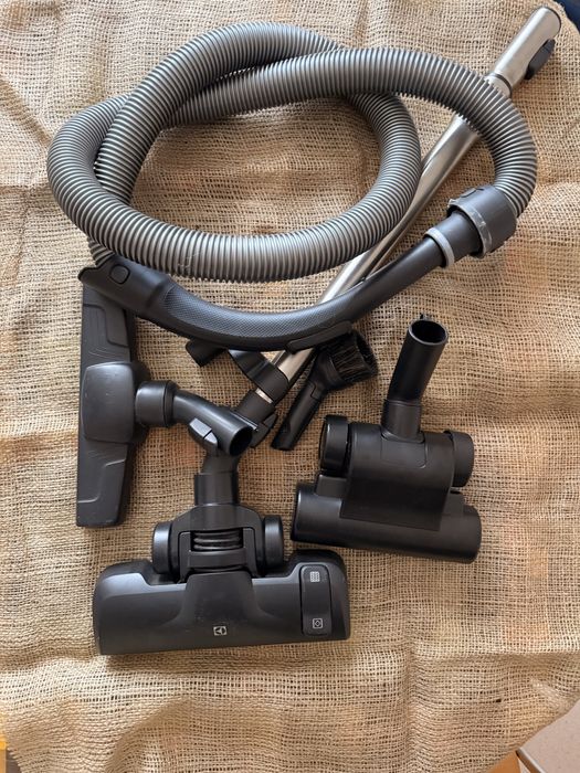 Пылесос с мешком Electrolux ESP754IW 3900 грн.