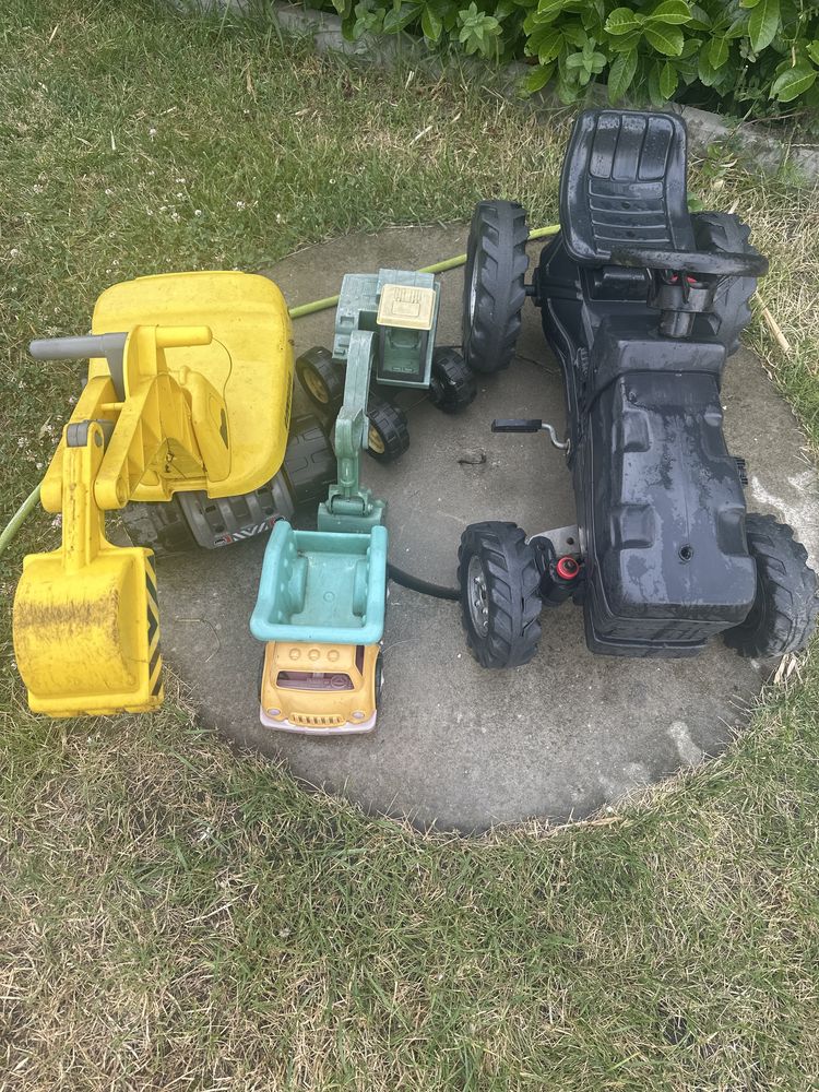 Zabawki do piasku : koparki, ,traktor, wywrotka