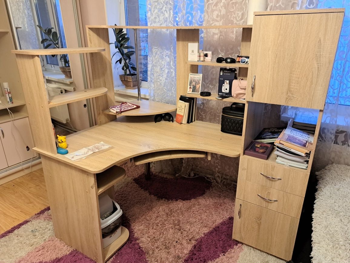 комп'ютерний стіл кутовий