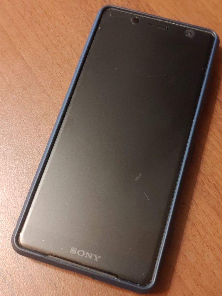 Sony Xperia XZ2 Compact 
Экран:5 ", 2160x1080 (18:9),