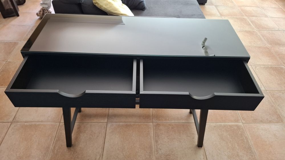 Consola de entrada (preto)