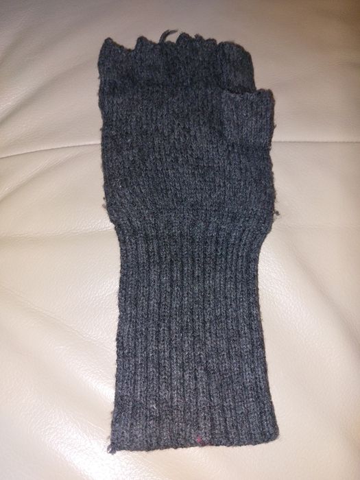 Рукавичка в'язана права