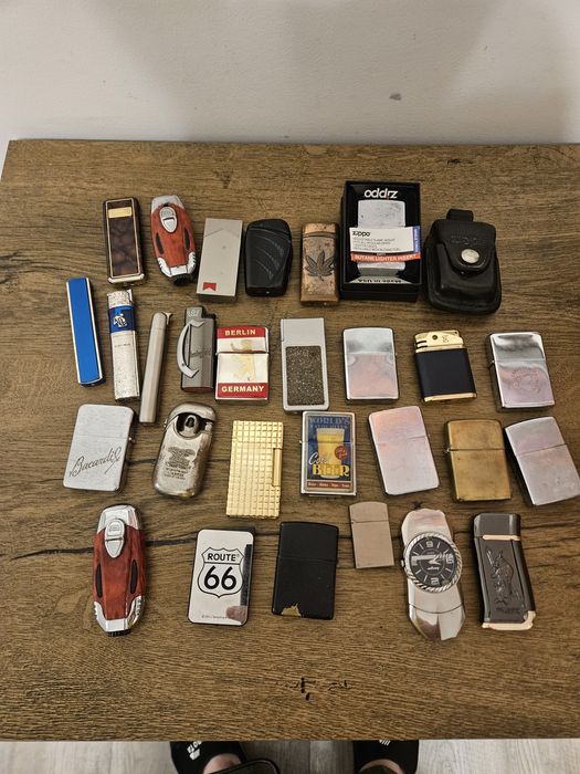 Zapalniczki kolekcja 32 sztuki