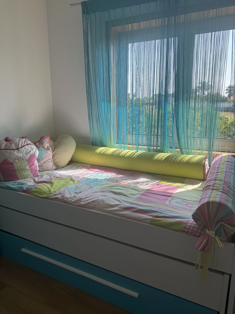Vendo cama de crianca com gavetões + roupeiro