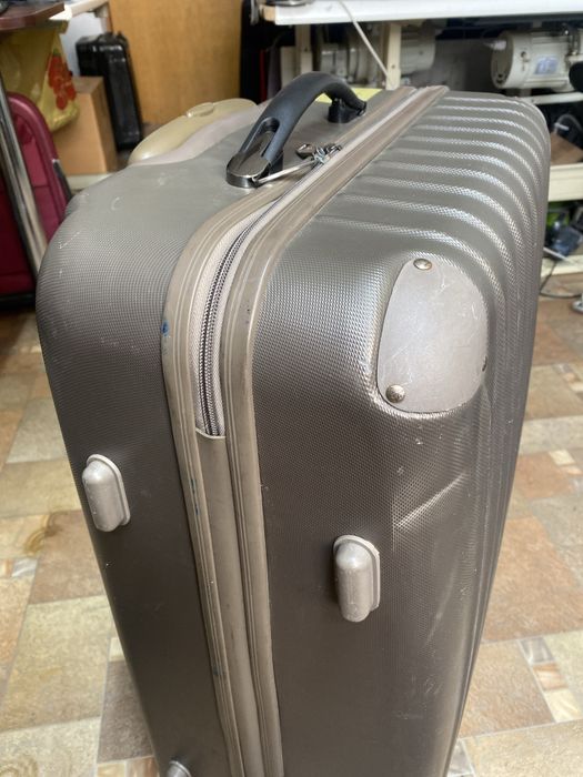 Ремонт валіз та колісщаток