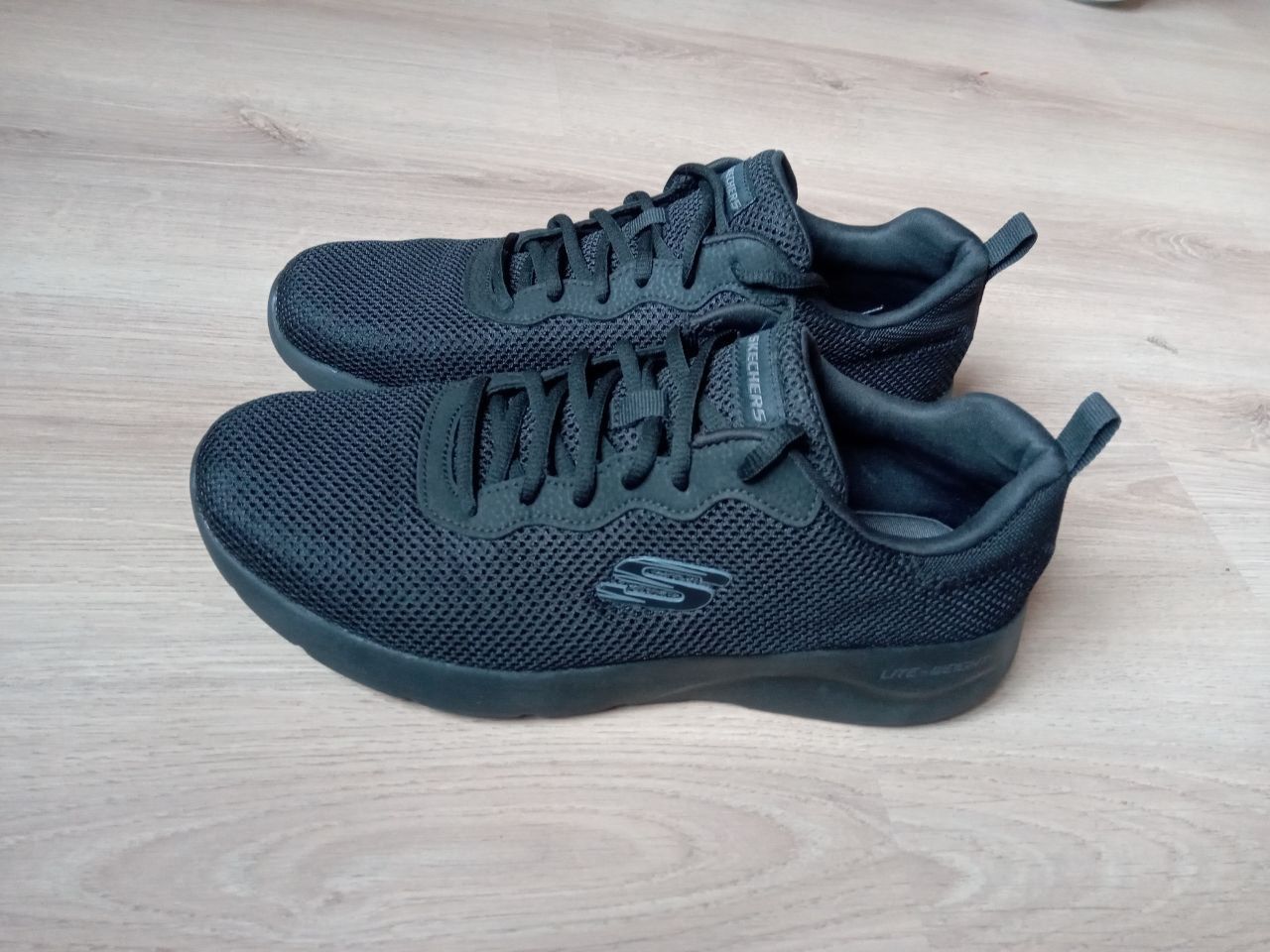 Кросівки Skechers