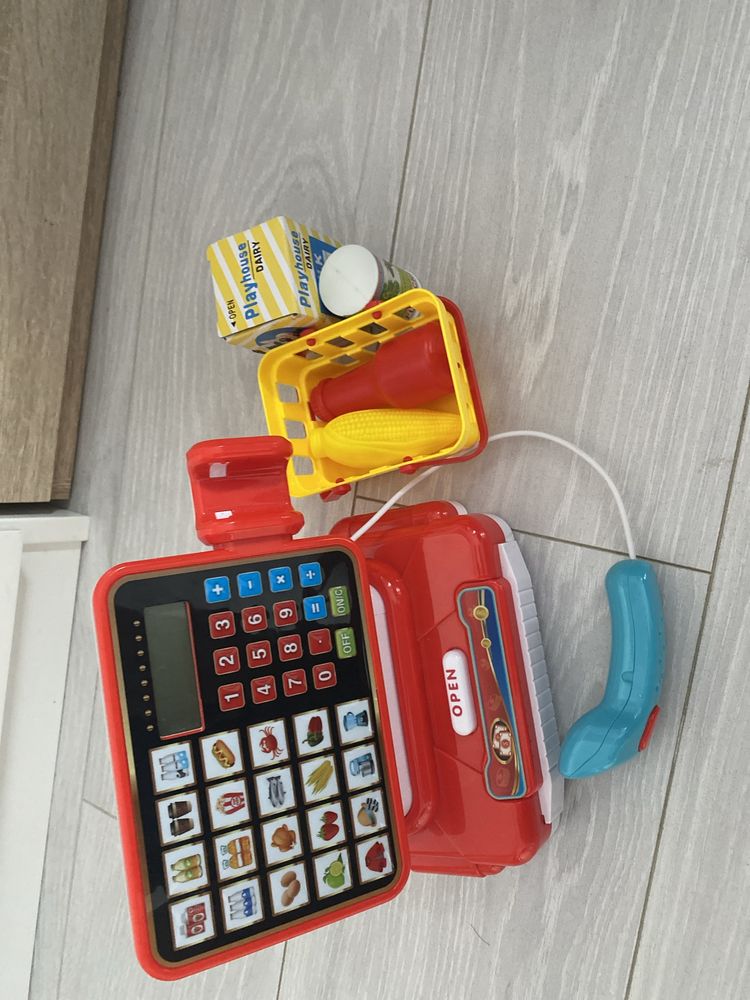 Kasa edukacyjna plus akcesoria do zabawy