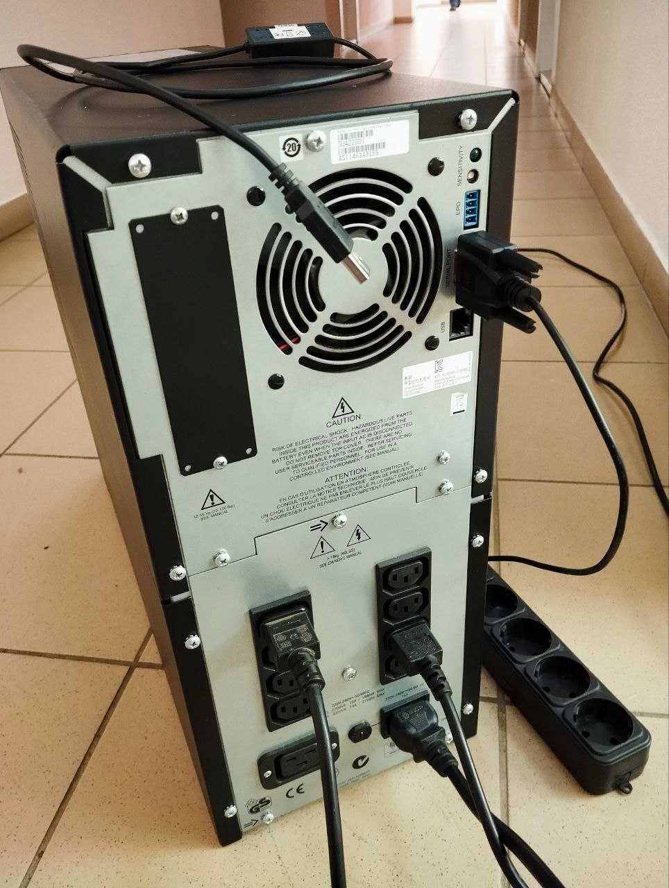 ДБЖ ИБП Бесперебійник APC Smart-UPS 2200VA з акумуляторами!