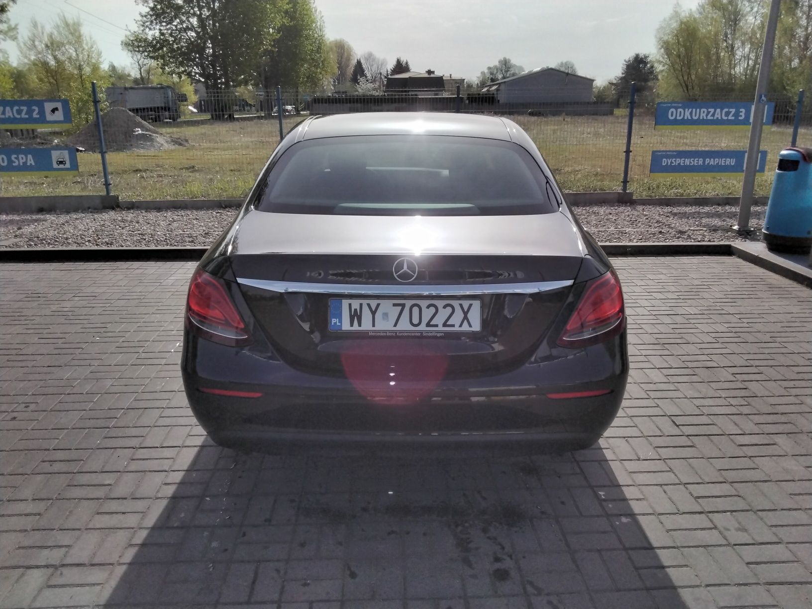 Mercedes E 220 . Bardzo  mały przebieg.