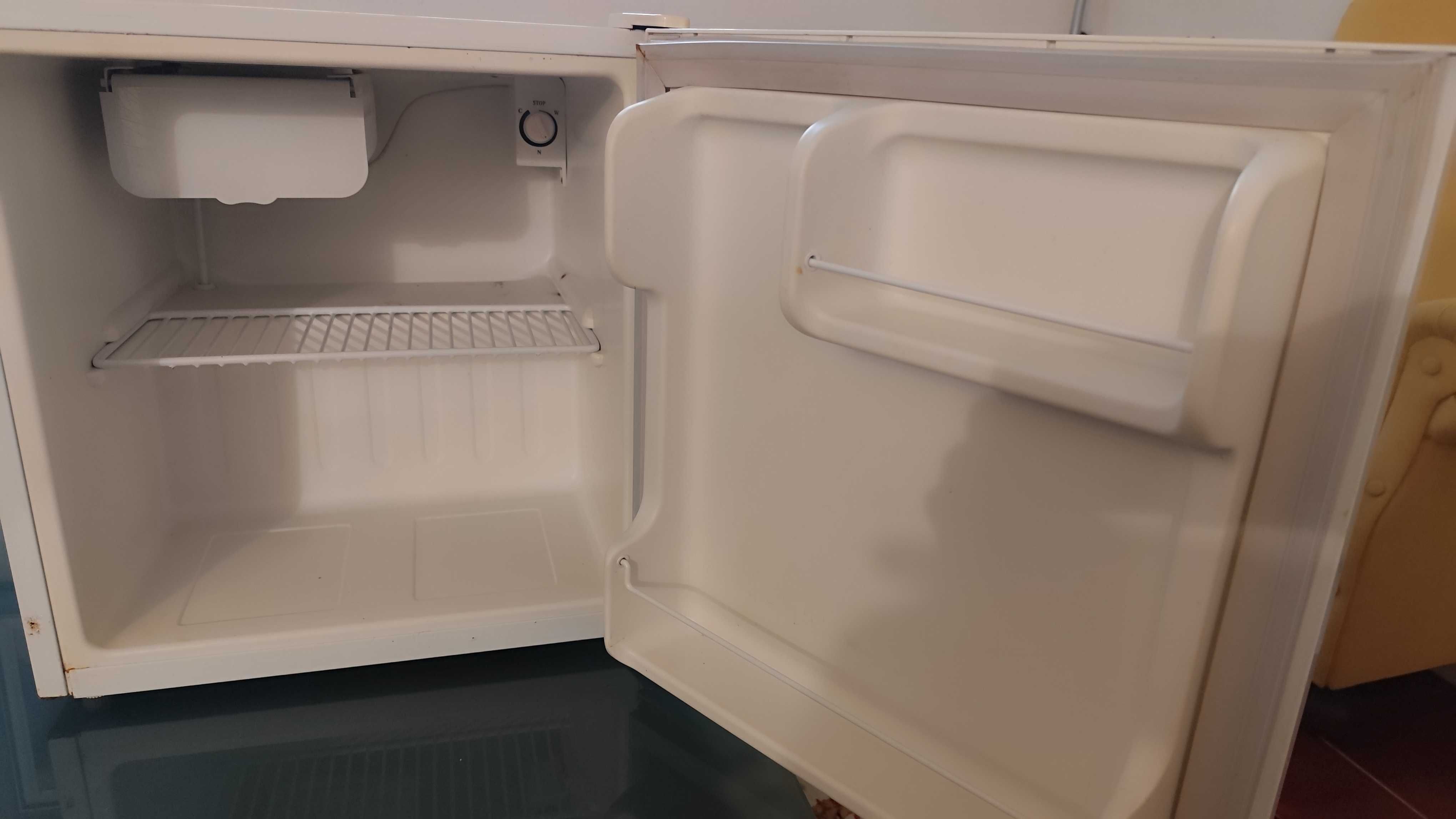 Minibar em bom estado