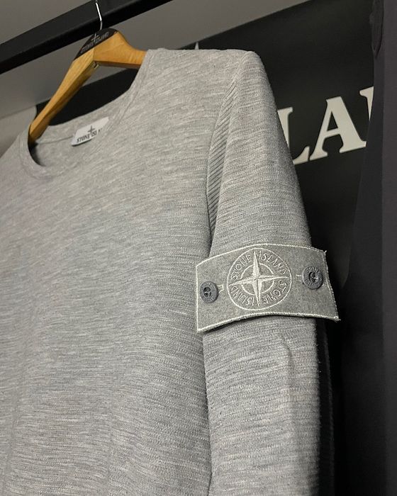 Ghost Piece Gray сірого кольору світ шот