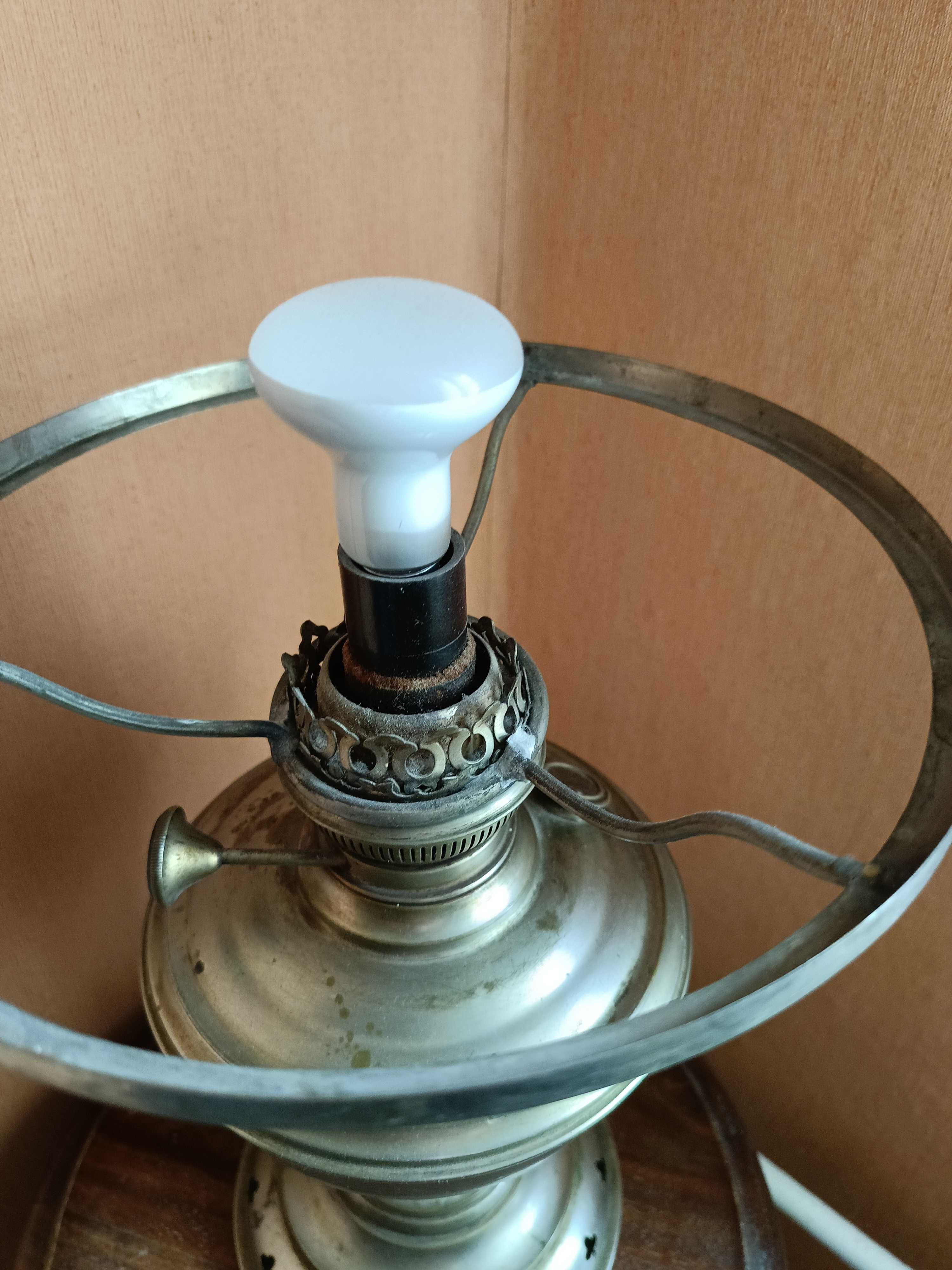 Stara lampa na sekretarzyk