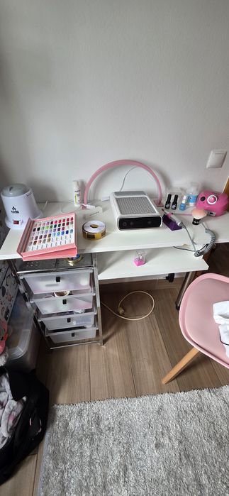 Mesa de estetica e todos acessorios