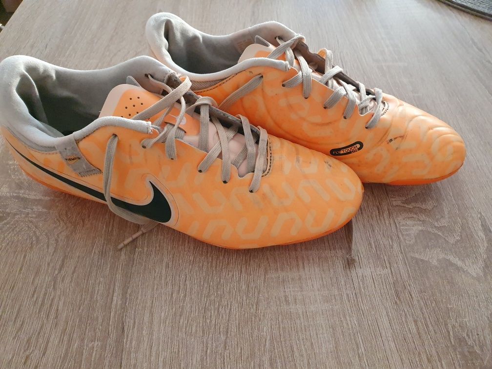 Korki NIKE Buty chłopięce r. 39