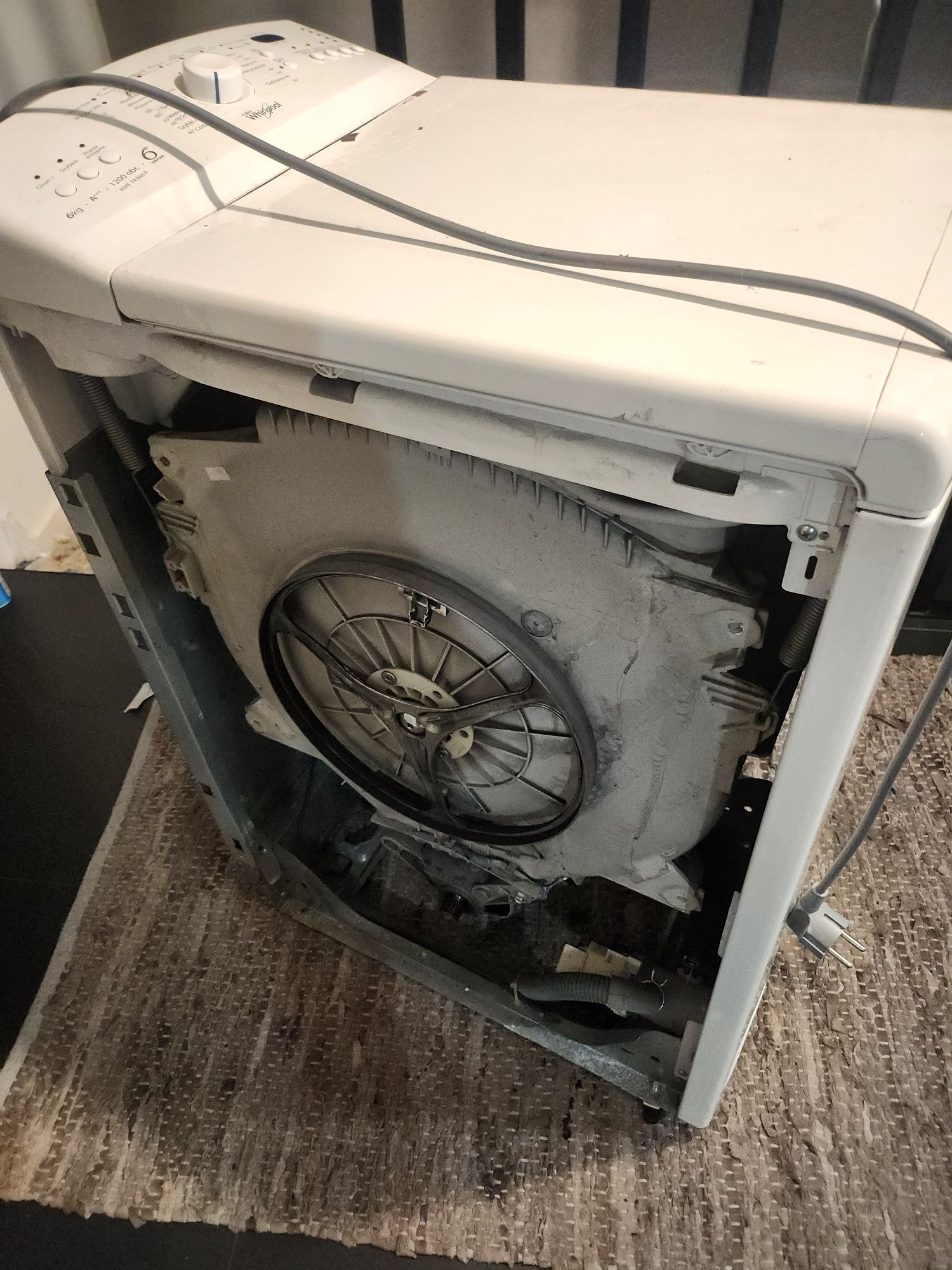 Pralka Whirlpool AWE 74360P górny załadunek