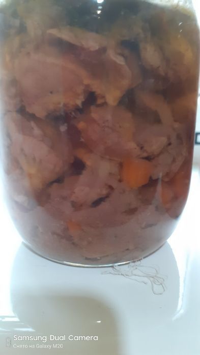 Консервы для животных(мясо, почки, вымя, желудки, шеи, паштет) каши.