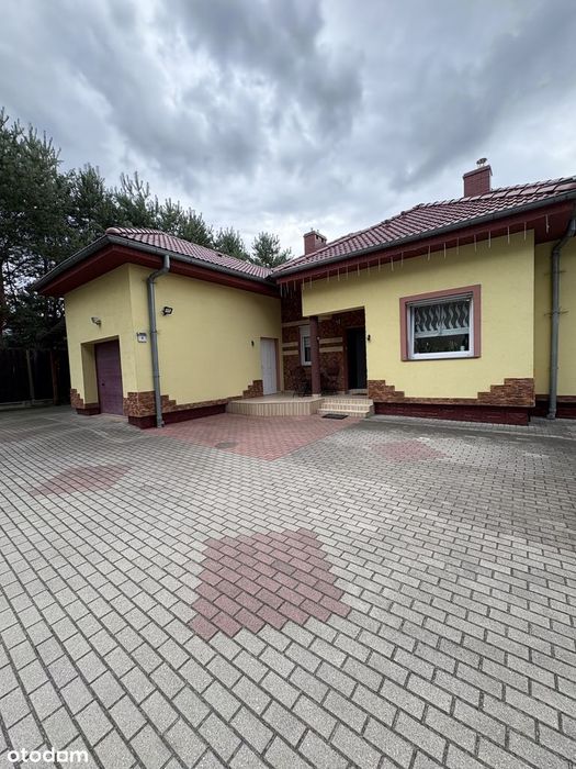 Dom jednorodzinny o pow. 220 m2 cał., do zamieszkania, super okolica