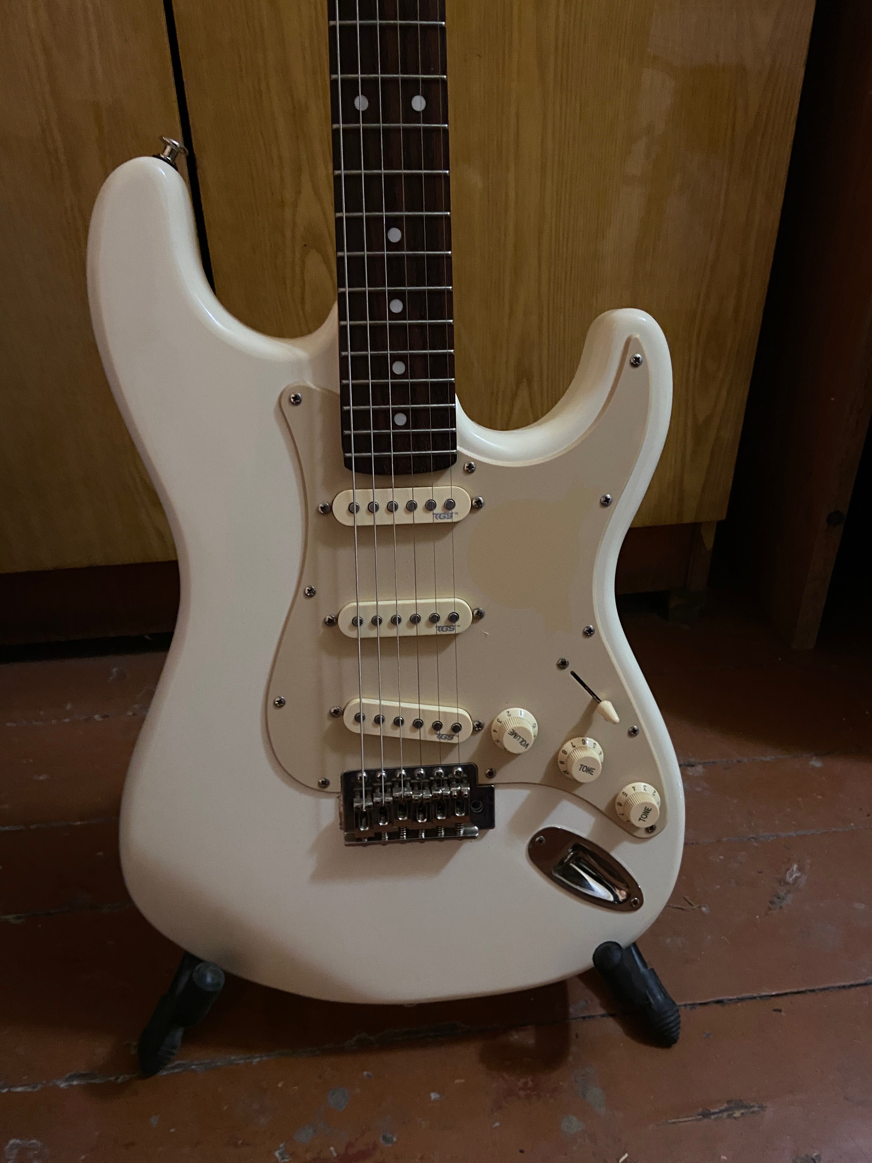 Santanu Pro model (не Fender American standart Stratocaster)