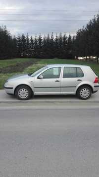 Golf  4  benzyna 1,4