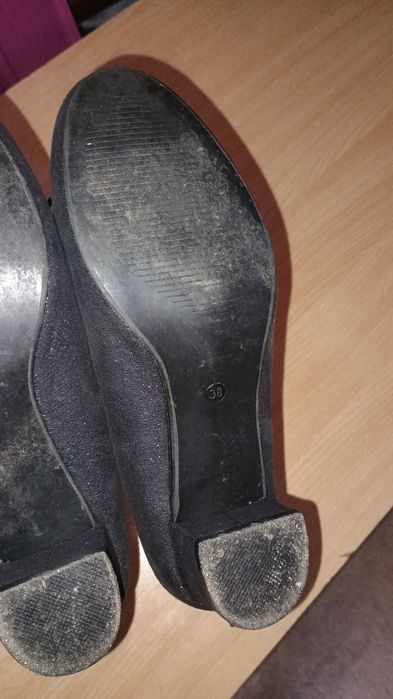 Buty 38 połyskujące święta sylwester  na klocku czarne