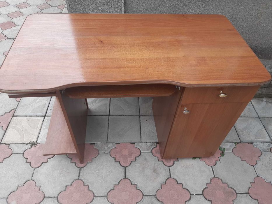 Стол компьютерный